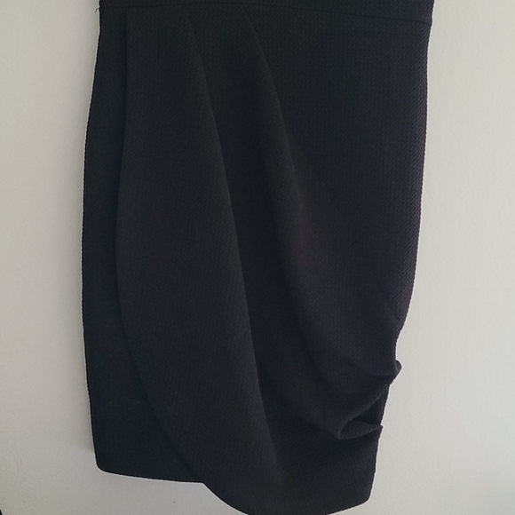 LBD - Picture 2 of 4